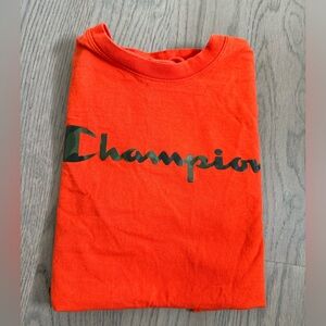 Champion Tee. Men Small.